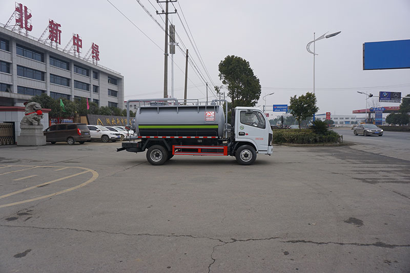 中洁牌XZL5070GXW6型东风五方吸污车