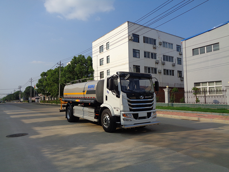 XZL5180GQXBEV型纯电动清洗车